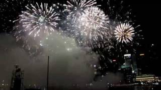 2009 Singapore New Year Countdown - Complete fireworks shot in HD (Marina Bay)
