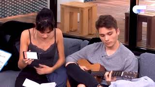 Damion y Natalia cantando en la Academia