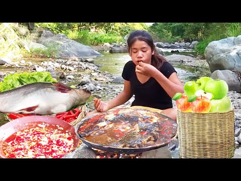 So Yummy Cooking Big Fish Soup Catch And Cook Fish Recipe For Jungle Food