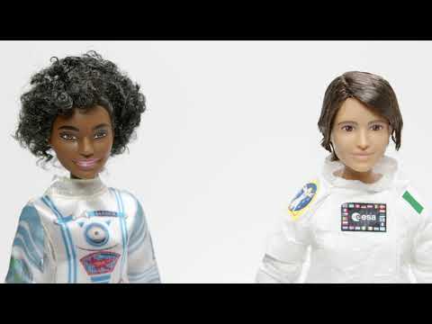 Samantha Cristoforetti diventa una Barbie per la Settimana dello spazio