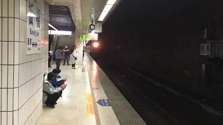 4030次 (EMU600兩列8節) 區間快車 板橋站 到站