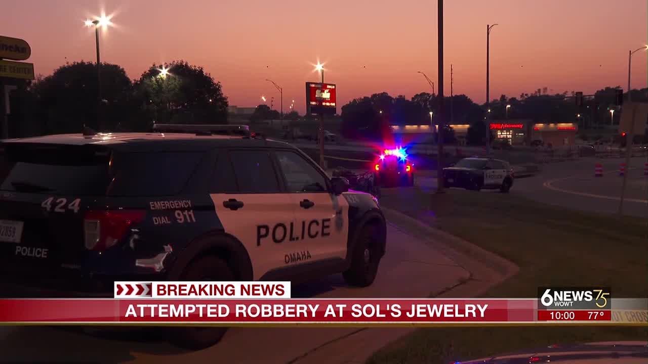 Omaha Police investigate attempted pawn shop robbery - YouTube
