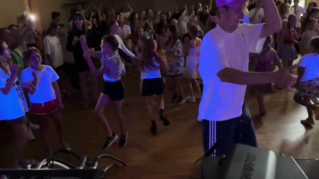 Танцуем / SUPER CAMP - международный летний лагерь в Латвии