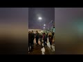 Okupljanje Novosađana kod železničke stanice