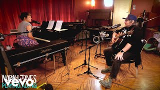Norah Jones, Jeff Tweedy - Muzzle of Bees (Live)