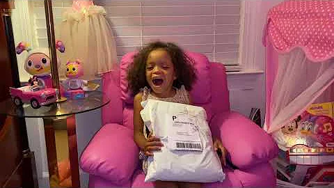 Chandler Frances Gets Playtime Bedsheets | Bedshee...