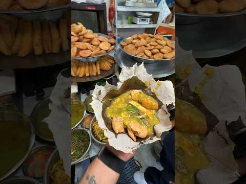 Kachori with Aam Ka Achaar 😍 Don’t miss the end 😋 #streetfood #shorts #explore #food @Swadofficial