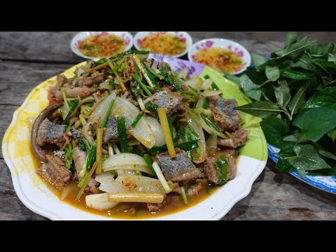 Video Đổ dớn hàng sớm. RẮN RÚT XƯƠNG XÀO LĂN BÁNH MÌ - Bin... - youtube