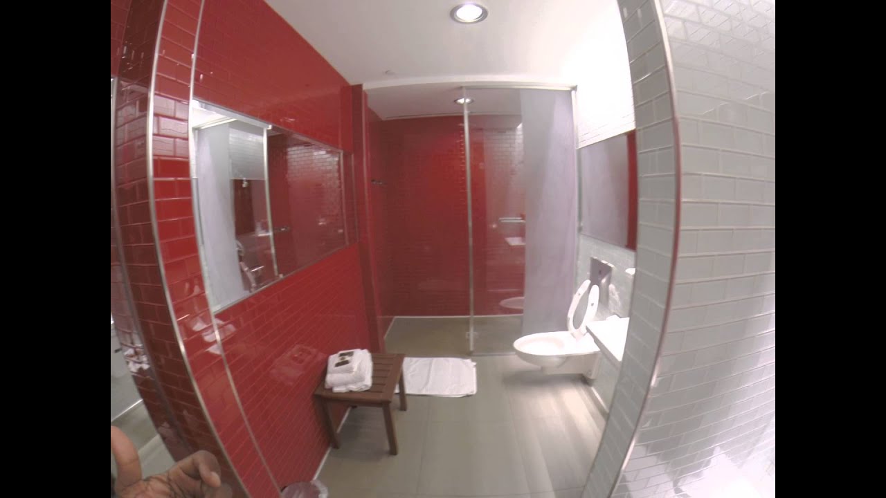 BBUSHFELLA JFK Airport Delta's upgraded showers at the Sky Club