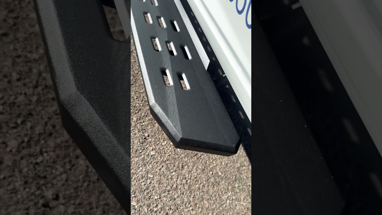 Ram 2500 Running Boards: GoRhino RB30