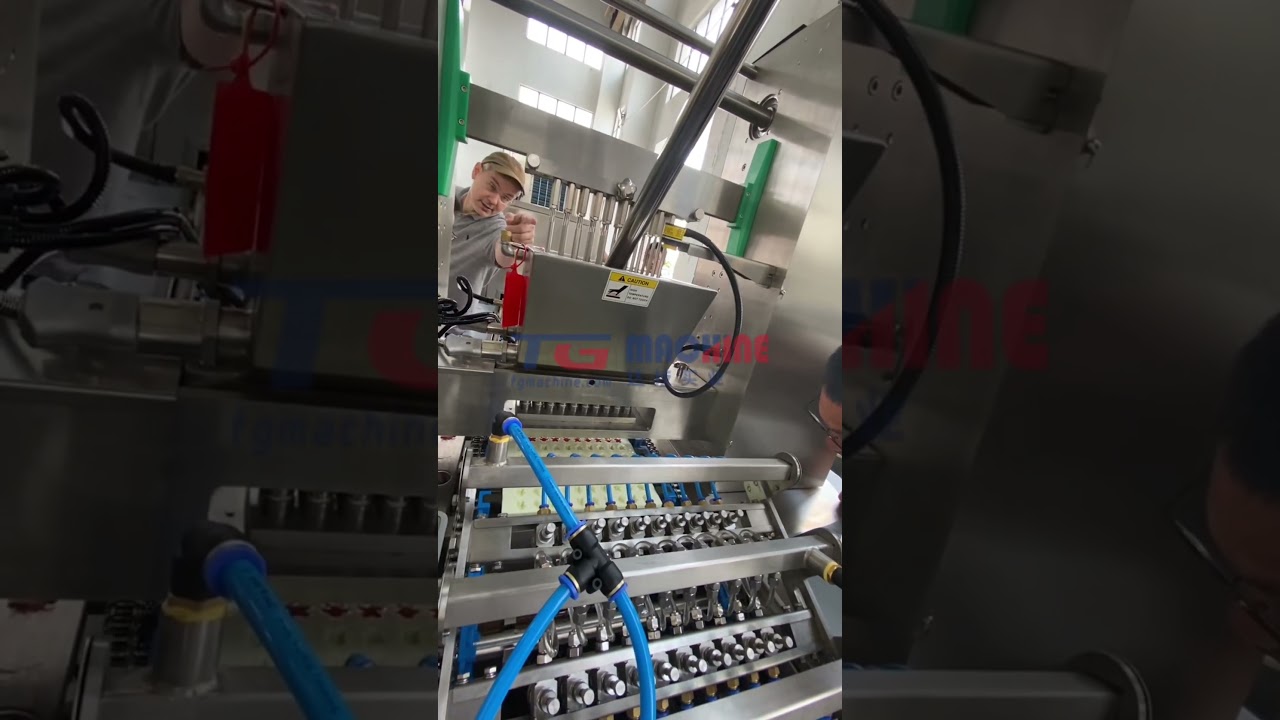 I26 Silicone Mold Gingerbread Man Gummy Candy Production Line 