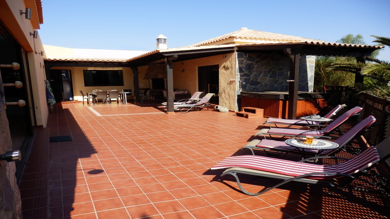 Вилла в Лахаресе выставлена ​​на продажу!!