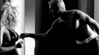 Britney Spears Feat. Eminem - Inside Out Video + Subtitulos Versión Extendida Britney Spears Feat. Eminem - Inside Out Video + Subtitulos Versión Extendida