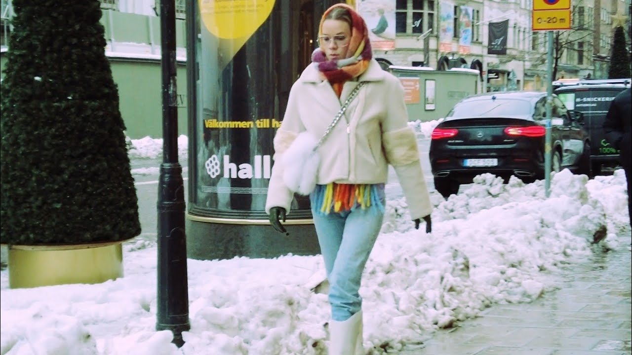 Snowy day Style & Fashion in Stockholm/ What are they wearing on Winter?