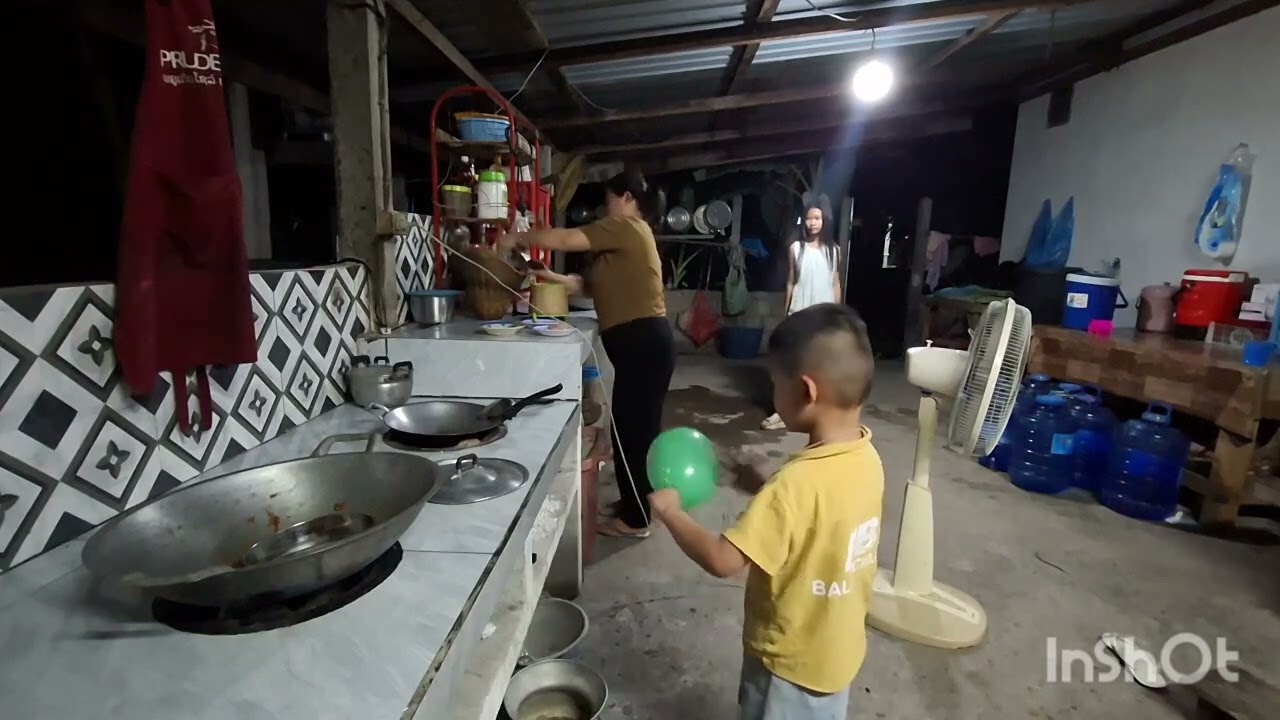 คืนนี้อยู่ 3 คนแม่ลูกจ้า