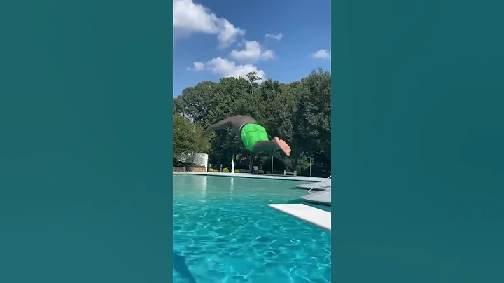 Damn Rick Ross got a clean dive 🏊‍♂️