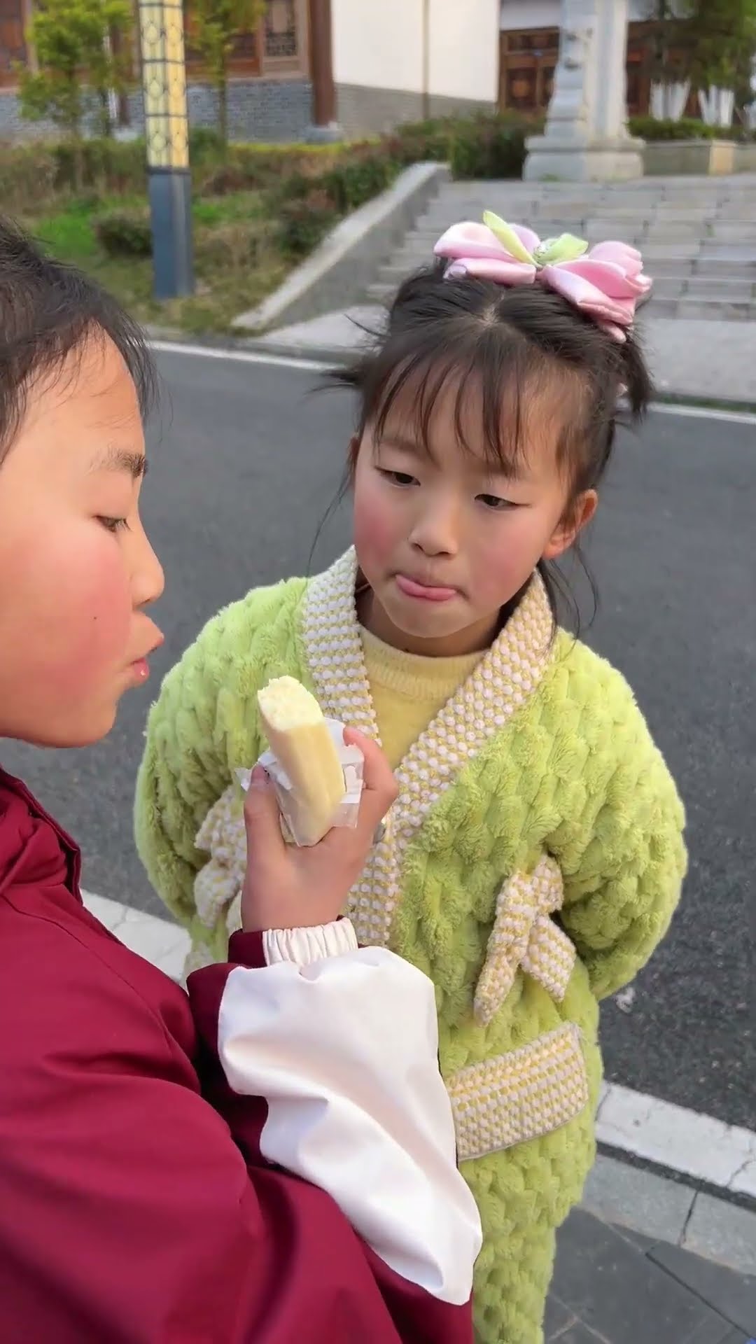 ?We almost misunderstood the little girl! She is kind, and good people will be rewarded!#shorts