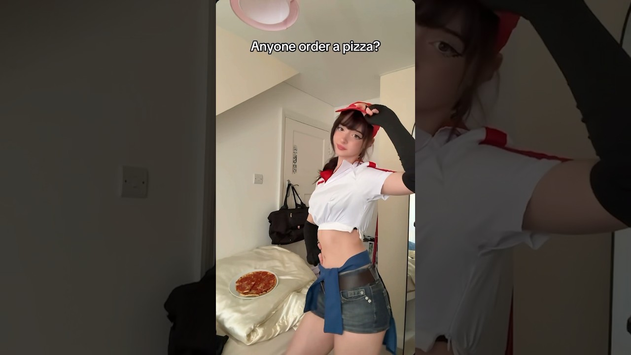 PIZZA DELIVERY SIVIR COSPLAY 