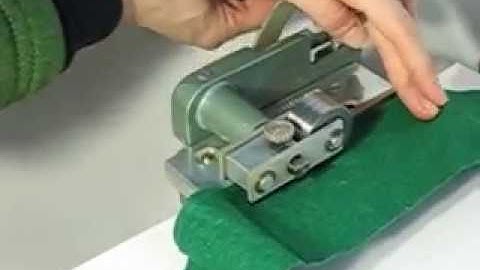 Fraser 500-1 Wool or Fabric Cutting for Rug Hooking w/ #6 cutting wheel