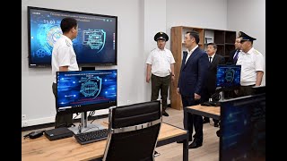 Садыр Жапаров посетил центр кибербезопасности ГКНБ