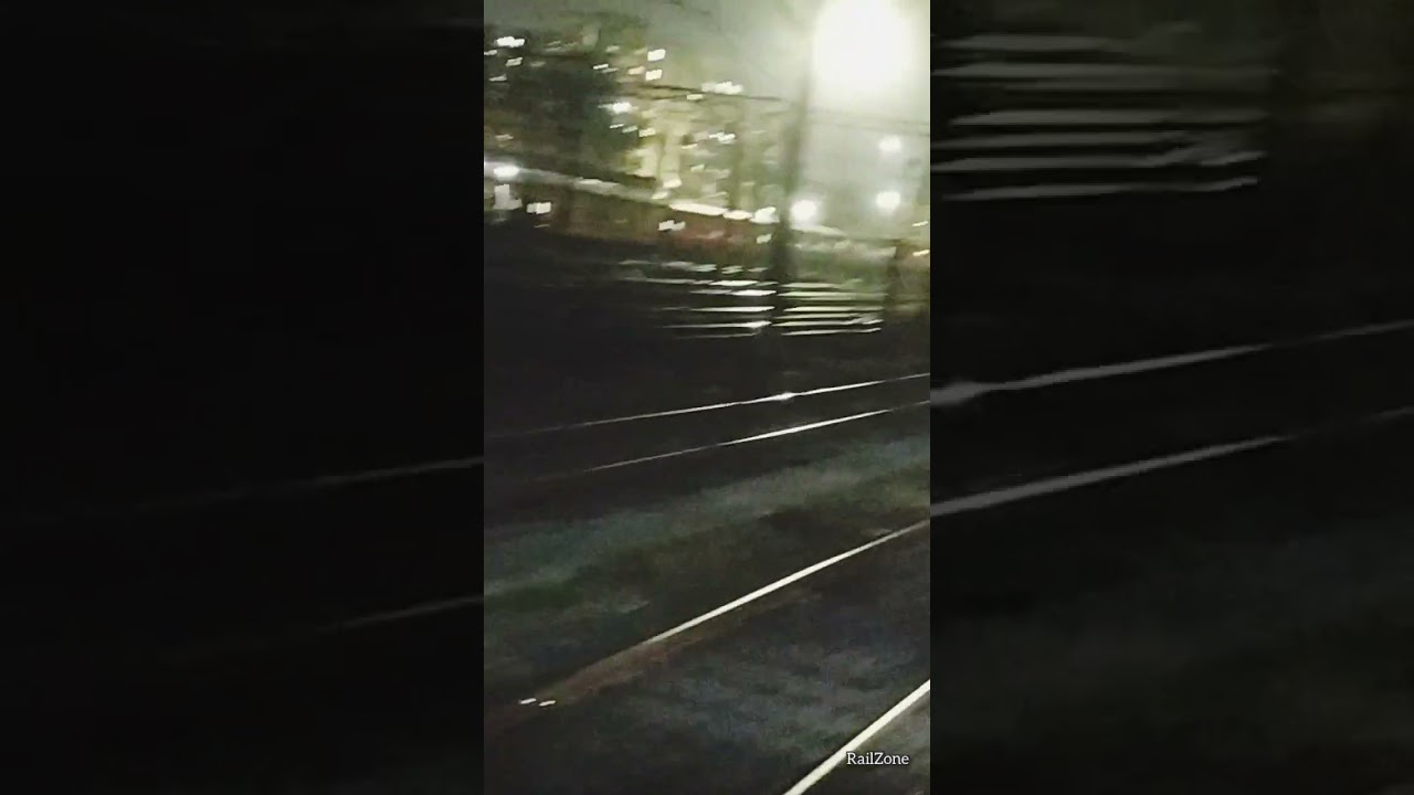 17318 Dadar Hubli Express Parallel Run with Mumbai Local