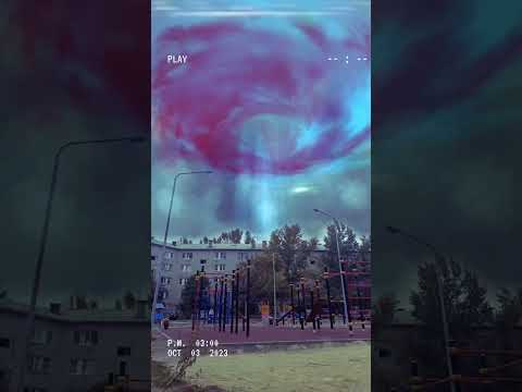 НЛО??Как вам моя музыкальная озвучка? #семья #дети #дом #осень #нло#игры#capcut