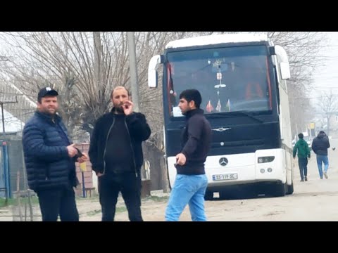 Video: Futbol oynamaq necə (şəkillərlə)