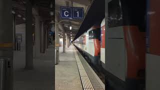 Zugsichtung / Abfahrt eines IR36 beim Bahnhof Brugg, Kanton Aargau, Schweiz 2022 / #shorts