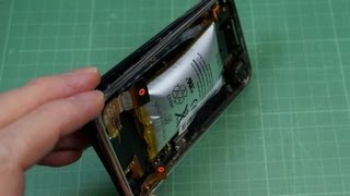 iPhone バッテリパックが膨らんで割れた