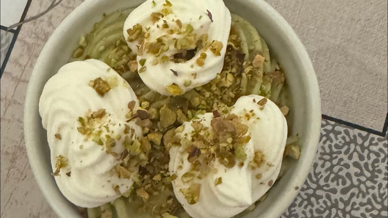 Mustáros Sertés szűz joghurtos mézes salátával pisztácia krém Pohárban