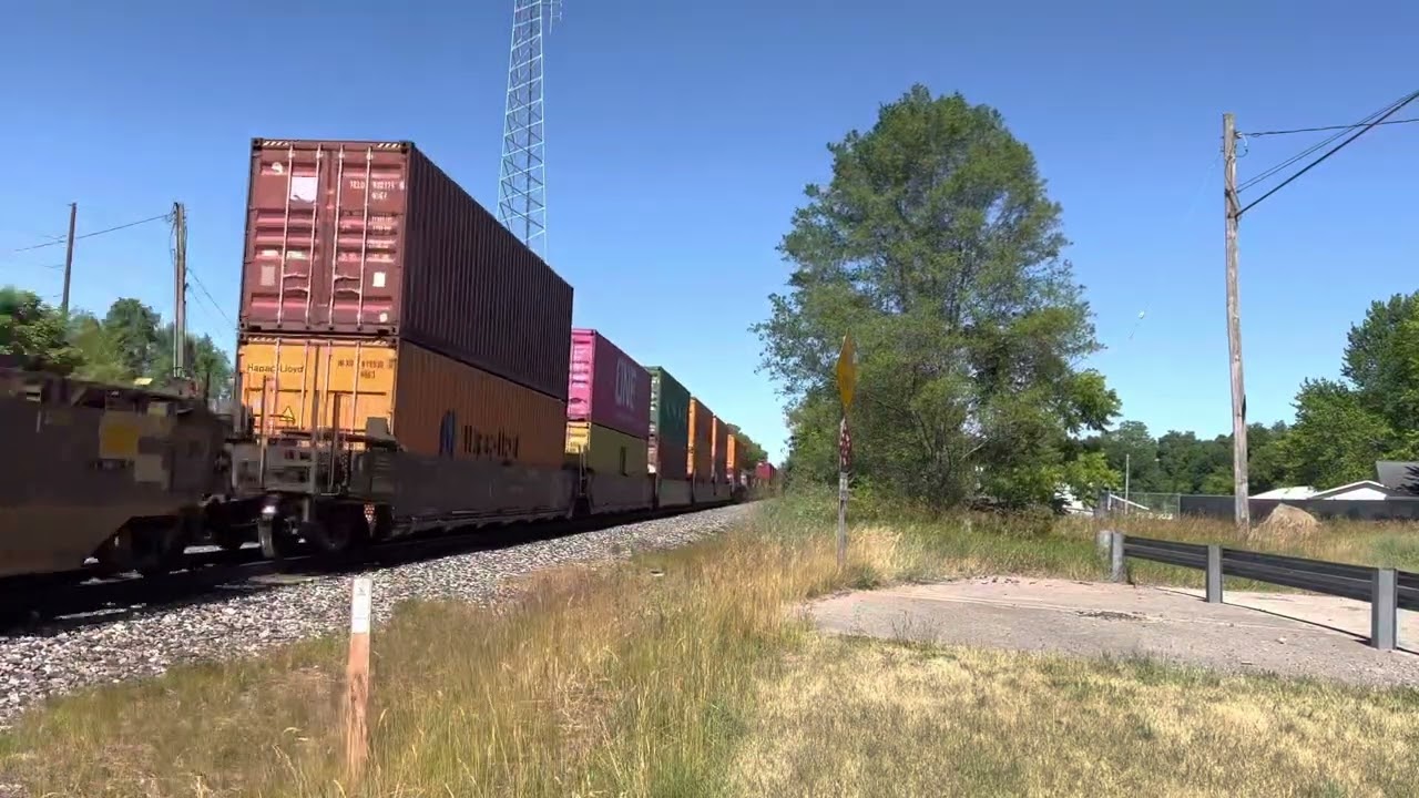 CN 5779 leads Q149