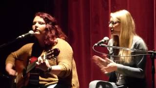 Adèle Et Tiffany Chantent Fall Out Boy - Young Volcanoes