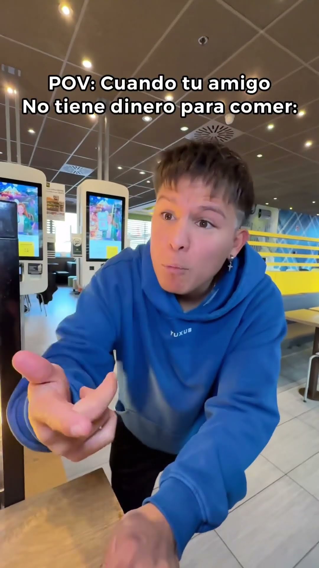 POV: Cuando Tu Amigo No Tiene Dinero Para Comer ?? Paul Ferrer #short