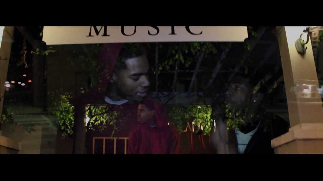 YouTube에서 Henny - Outta Here (Official Music Video) 보기 YouTube에서 Henny - Outta Here (Official Music Video) 보기