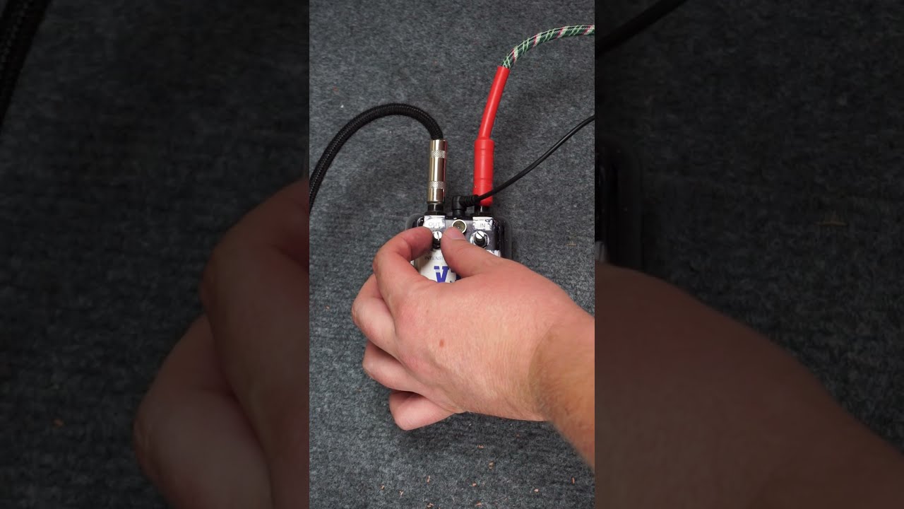 Tremolo Explained in 60 Seconds - Guyatone VT3 - YouTube