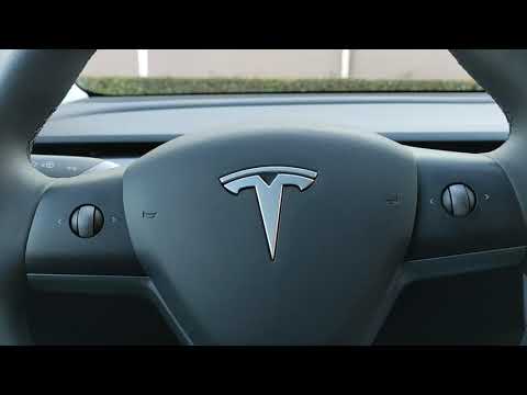 Vidéo: Les Commandes De Direction De Tesla Model 3 Se Sentiront Comme Un Vaisseau Spatial