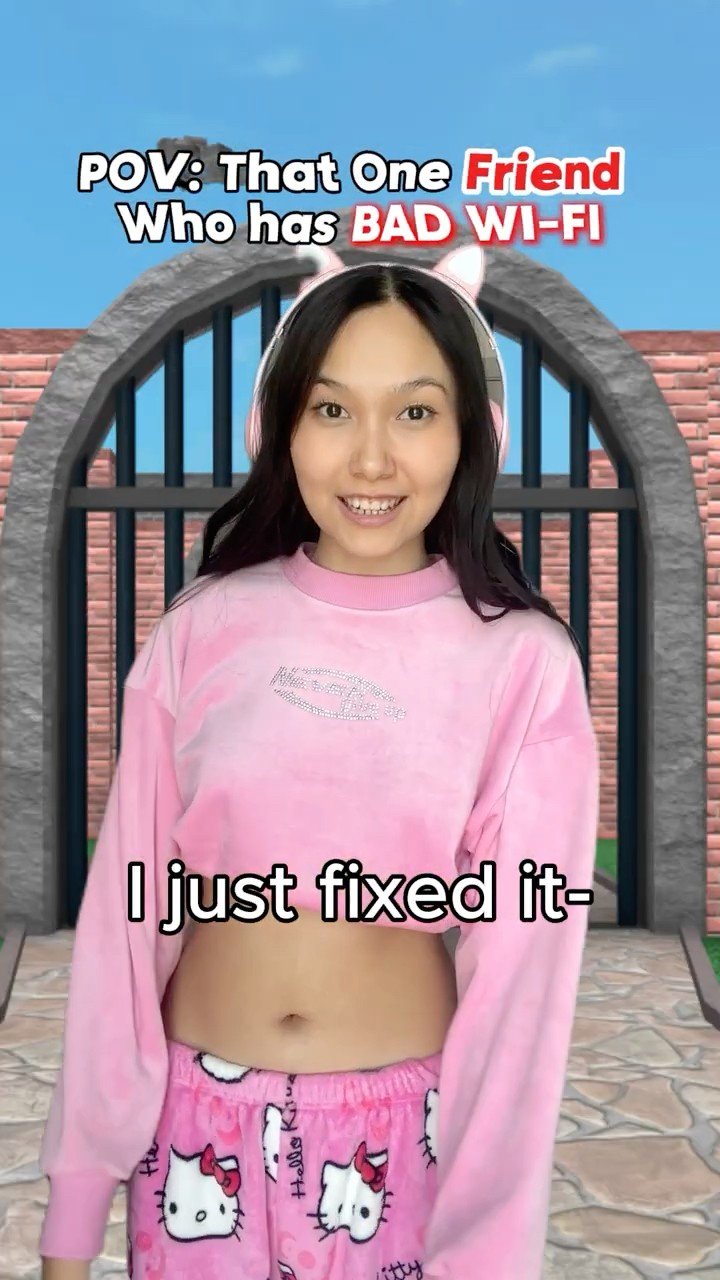 When your Friend has BAD WIFI on Roblox..? #roblox #robloxshorts