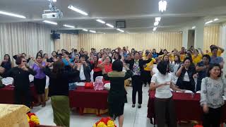 สำนักงานเขตบางกอกใหญ่  ผอ.เขต นำ ผอ.โรงเรียนในสังกัดเขตฯ ออกกำลังกาย