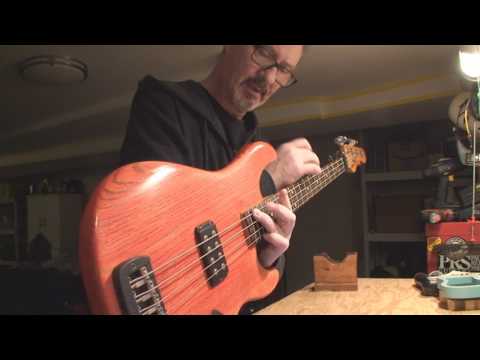 g&l-l-1000-bass-guitar