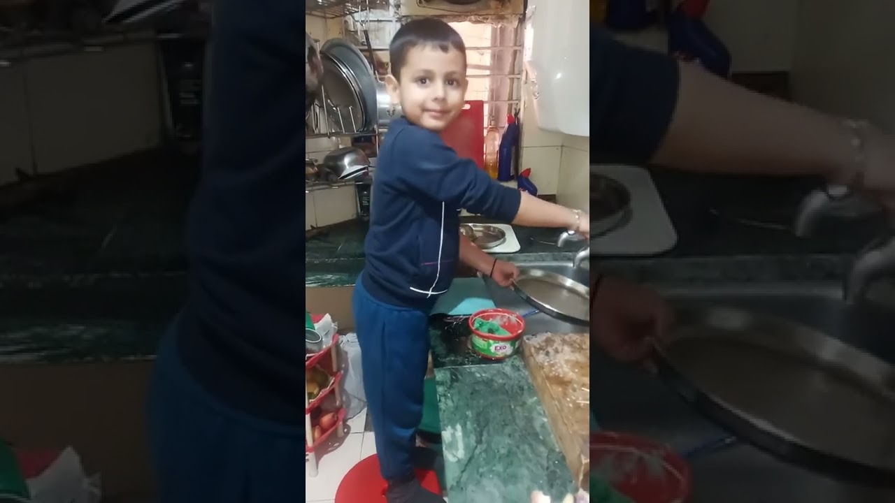 Mummy Ki Help Kar Raha Aniruddh YouTube Mummy Ki Help Kar Raha Aniruddh YouTube