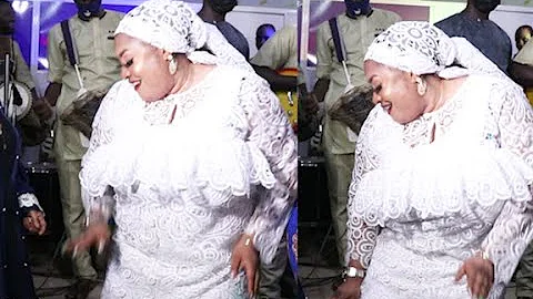 Foluke Daramola Scatter The Dance Floor As Her Friends Spray Her Money As Atawewe,Other Performs.