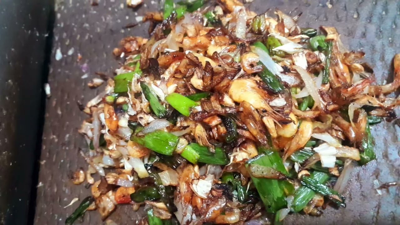 স্পেশাল লাউয়ের পাতা ভর্তা চিংড়ি মাছ দিয়ে 