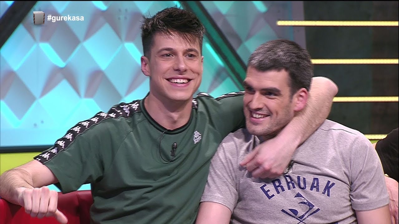 Reparazek Ezkurdia lagun minari idatzi zion 'Hemen' kantua