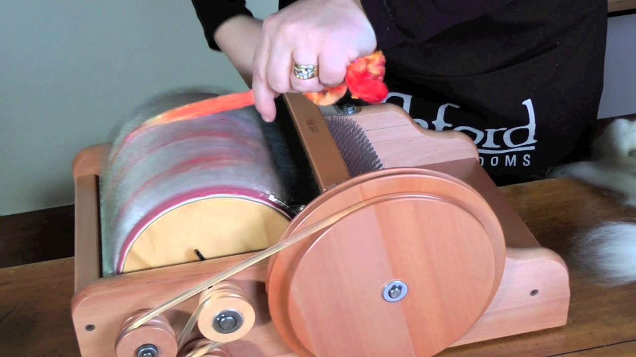 Blending fibres on the Ashford drum carder