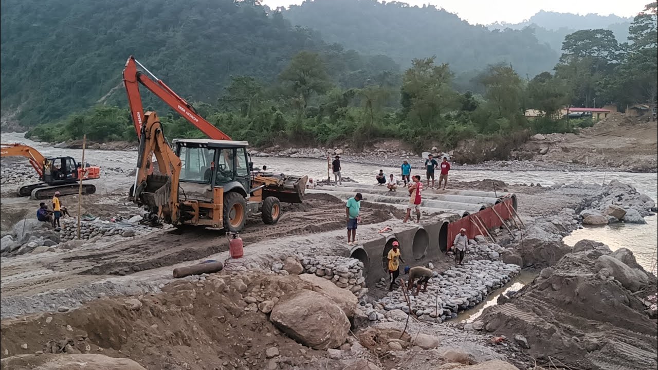 siliguri & mirik cut off as dudhia iron bridge collapses, ll দুধিয়ায় তৈরি হচ্ছে অস্থায়ী সেতু|