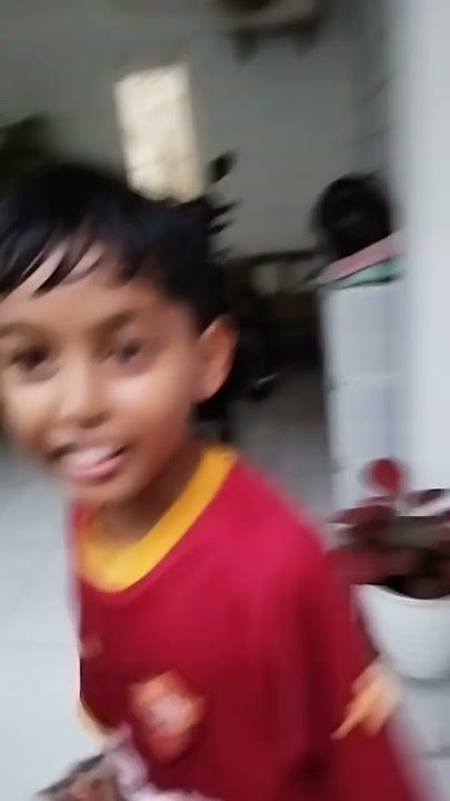 Pulang main bola keringetan banyak banget !!!