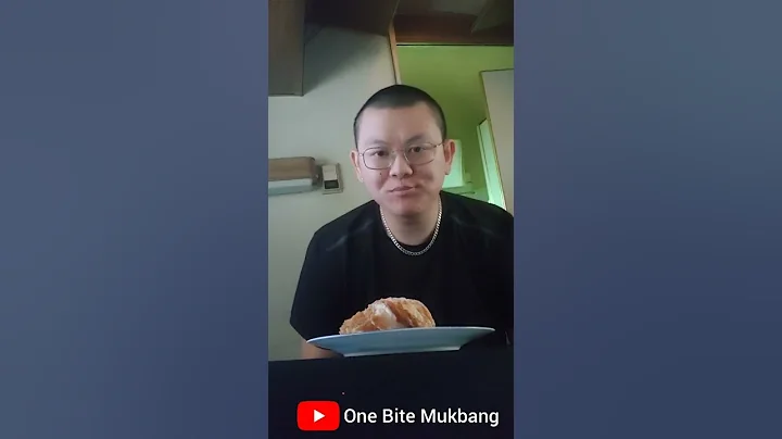 Costco's Kirkland Braided Apple Turnovers One Bite Mukbang (eating with no talking)