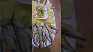 #dish#recipe#kuhinja#balkan#food#fish#delicious#recept#riba#salata#lunch U oba oka.. jeste..🤣🤣🤒