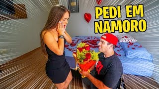 Pedi Minha Amiga Em Namoro Com Flores