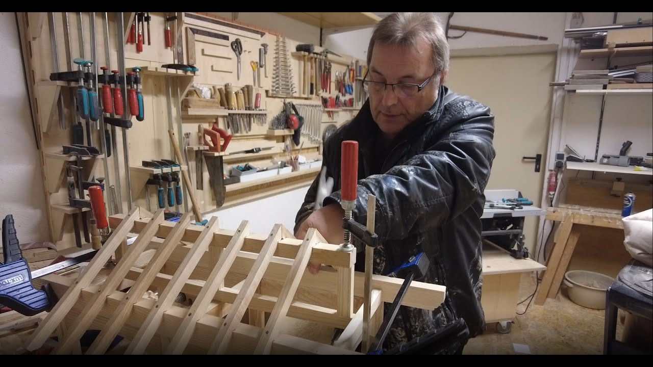 Das Vogelfutterhaus ist eine Vogelfutterscheune geworden. Teil 2